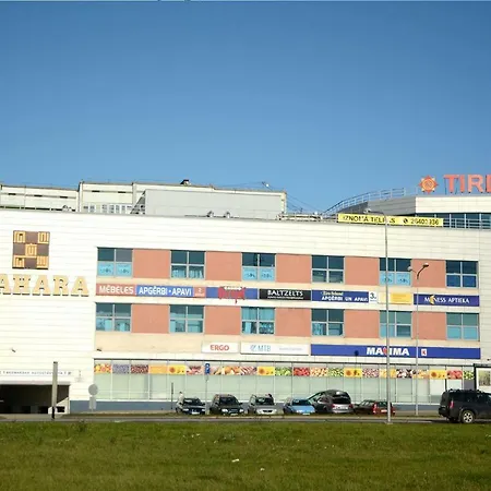 Fruza Family In Apartman
